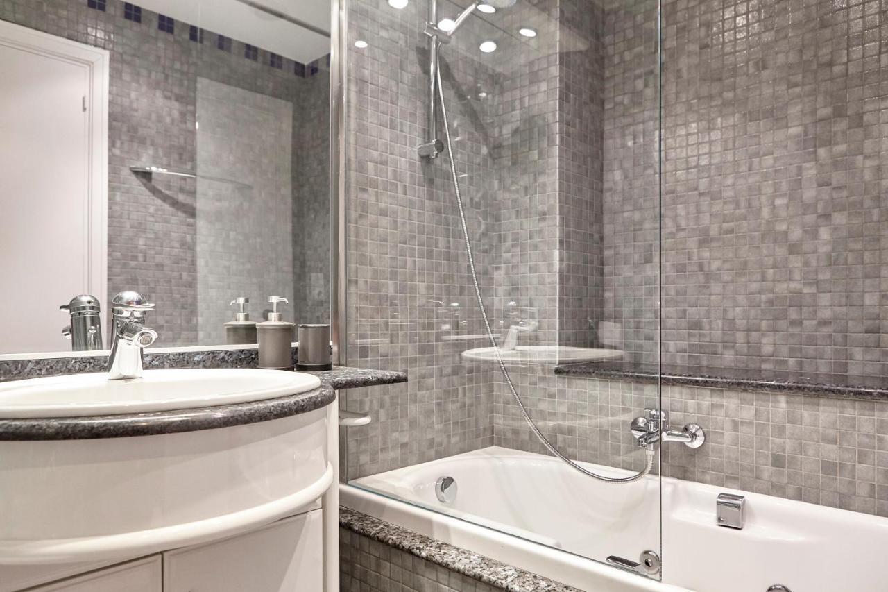 Salaberria Apartment With Private Garage Сан Себастиан Екстериор снимка