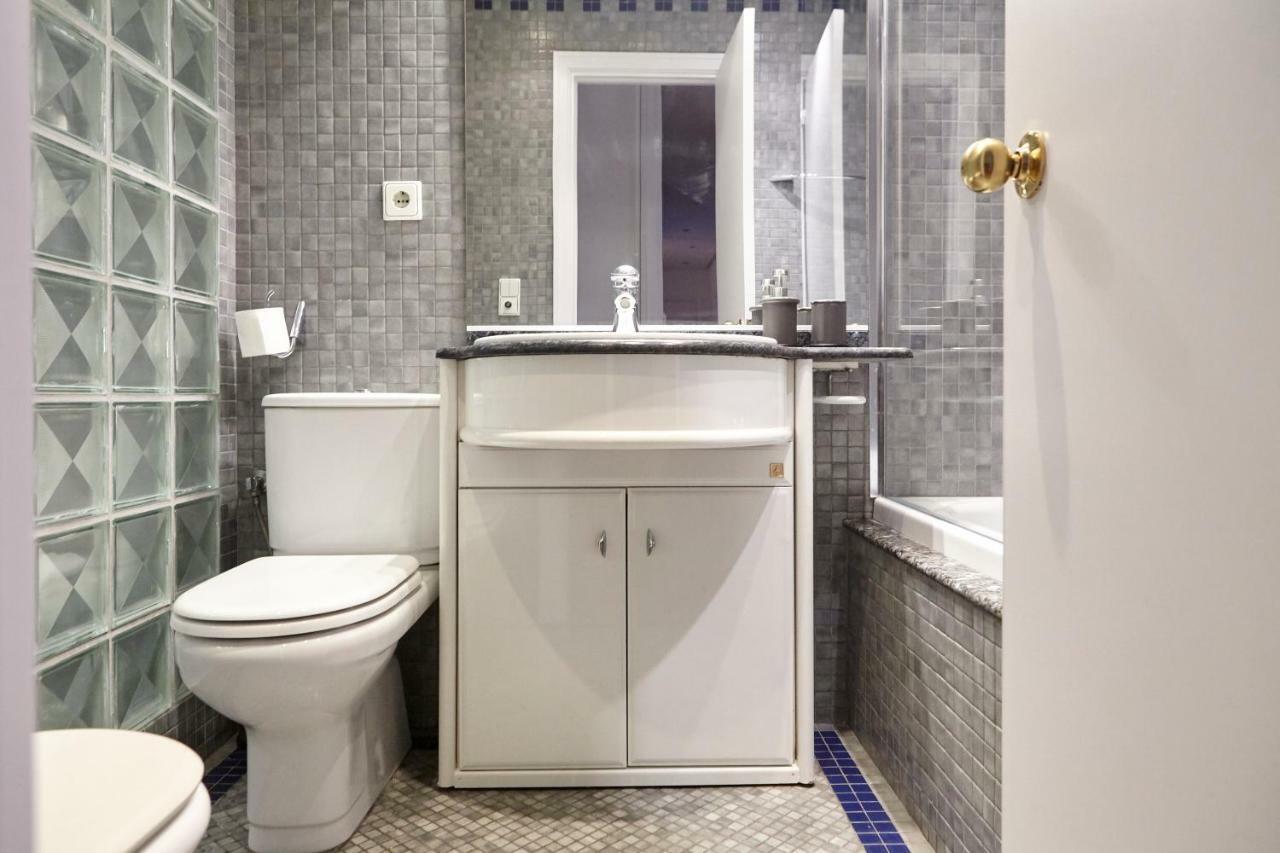 Salaberria Apartment With Private Garage Сан Себастиан Екстериор снимка
